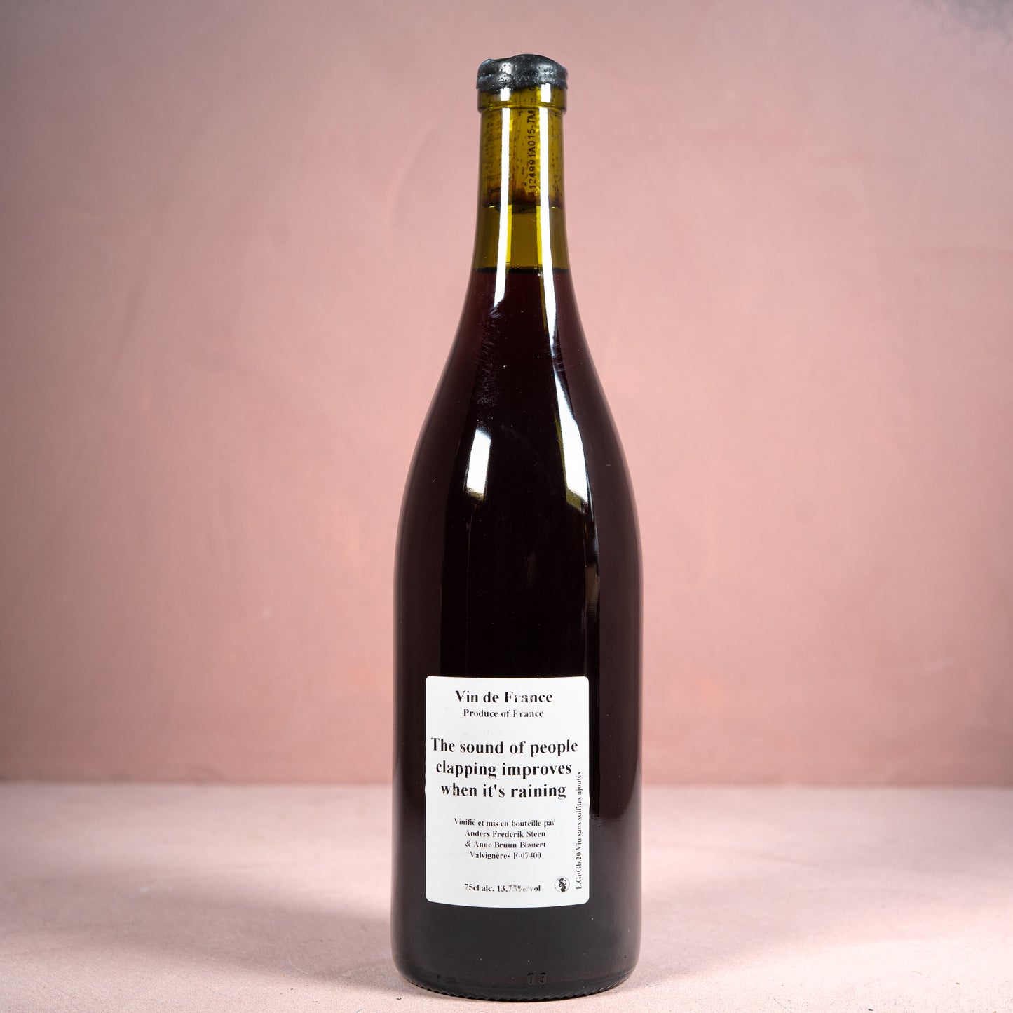 The Sound Of People Clapping Improves When It's Raining 2020